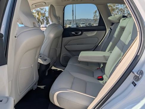 Used 2023 Volvo XC60 B5 Plus AWD/4WD image 13
