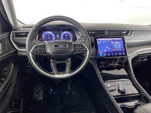 Used 2023 Jeep Grand Cherokee Limited image 21