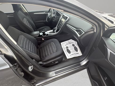 Used 2016 Ford Fusion SE image 13