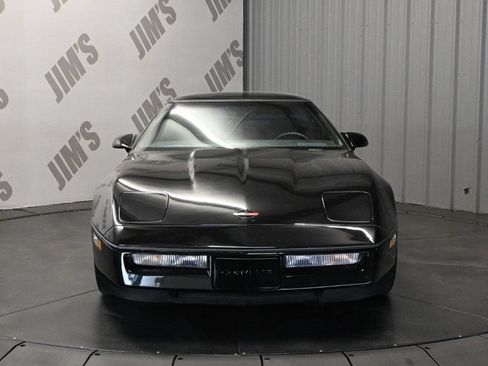 Used 1987 Chevrolet Corvette Coupe RWD image 2