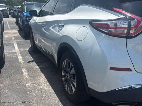 Used 2015 Nissan Murano SL w/ SL Technology Package FWD image 3