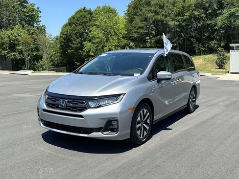 Certified 2025 Honda Odyssey EX-L image 3