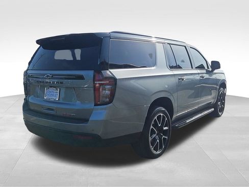 Used 2024 Chevrolet Suburban RST w/ Luxury Package AWD/4WD image 4