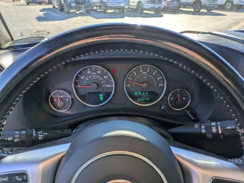 Used 2018 Jeep Wrangler Unlimited Sport image 19