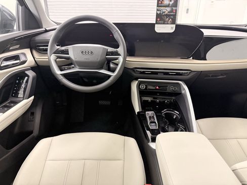 Used 2025 Audi Q5 Premium w/ Convenience Package AWD/4WD image 4