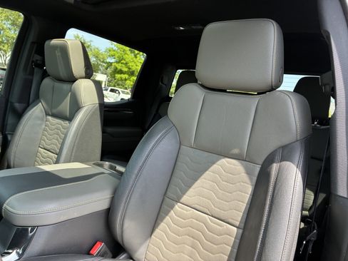 Used 2023 Chevrolet Silverado 1500 ZR2 image 23