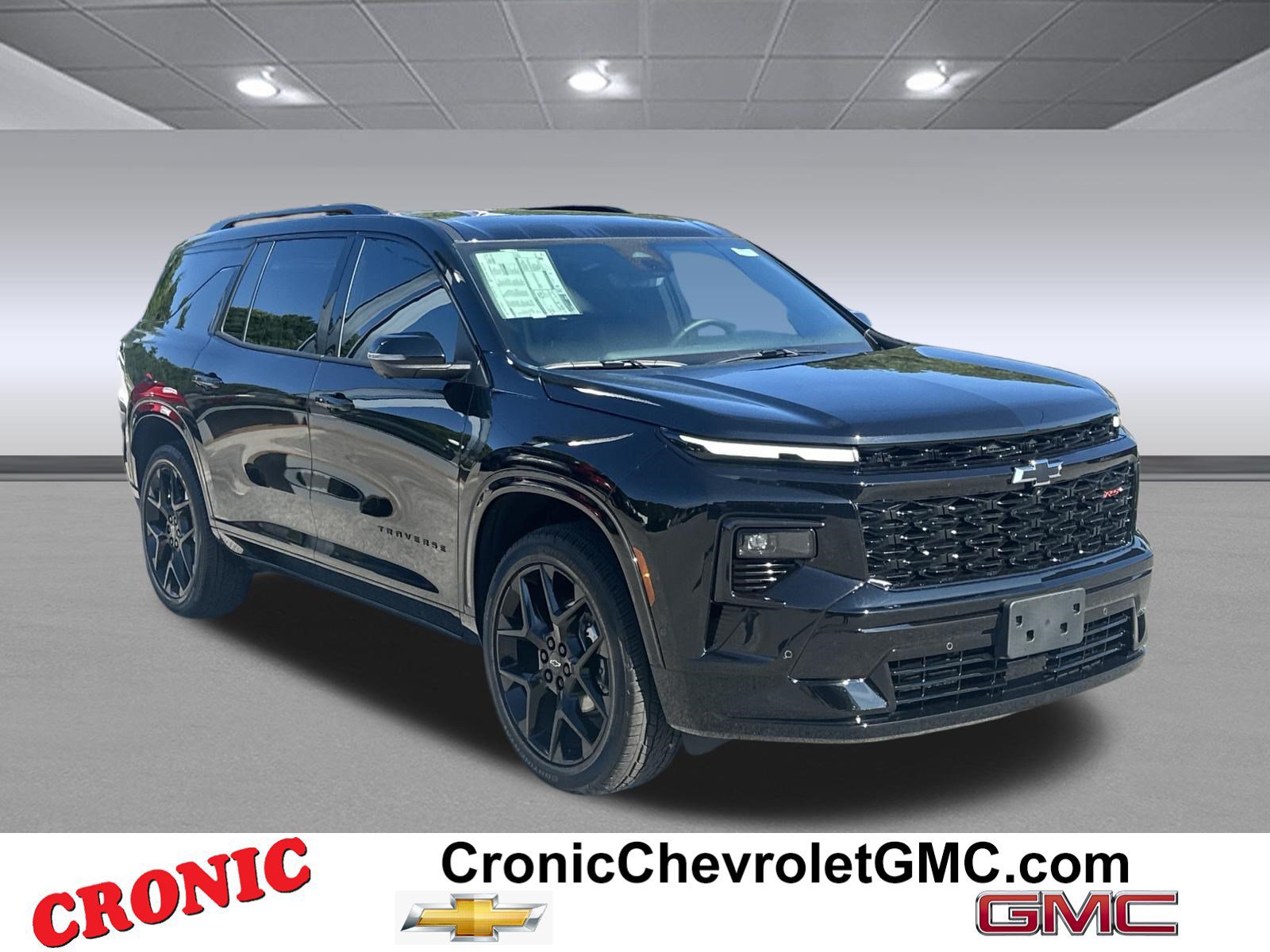 Used 2026 Chevrolet Traverse RS w/ LPO, Floor Liner Package FWD image 1