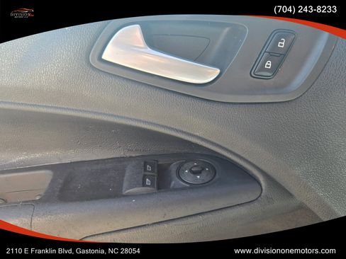 Used 2015 Ford Transit Connect XLT image 15