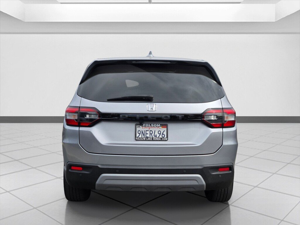 Certified 2025 Honda Pilot EX-L image 6