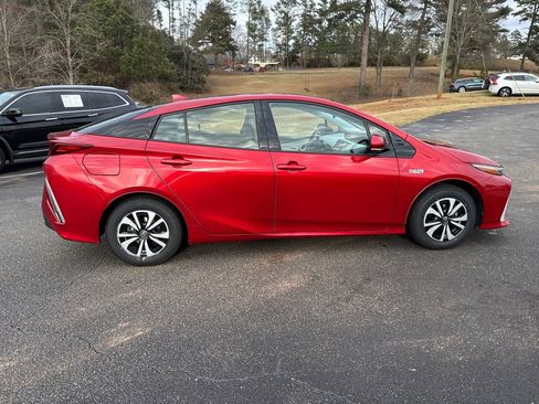 Used 2019 Toyota Prius Prime Plus image 6