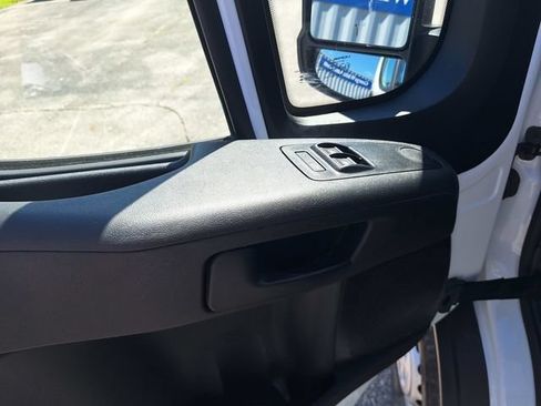 Used 2025 RAM ProMaster 2500 w/ U-Haul Equipment Group FWD image 15