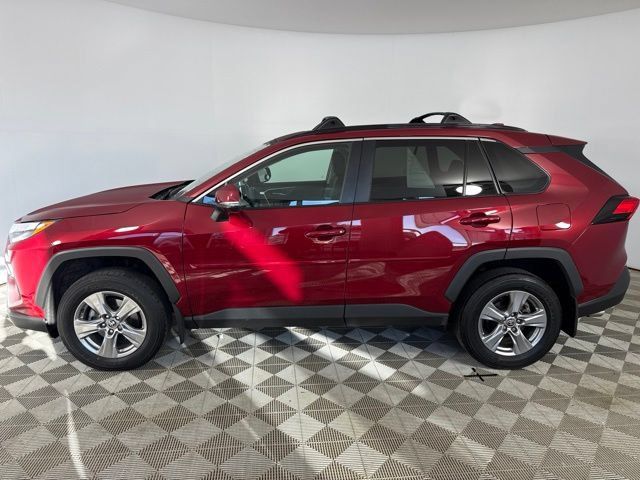 Used 2023 Toyota RAV4 XLE w/ Convenience Package AWD/4WD image 4