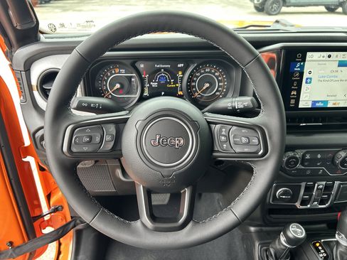 New 2025 Jeep Gladiator Sport image 20