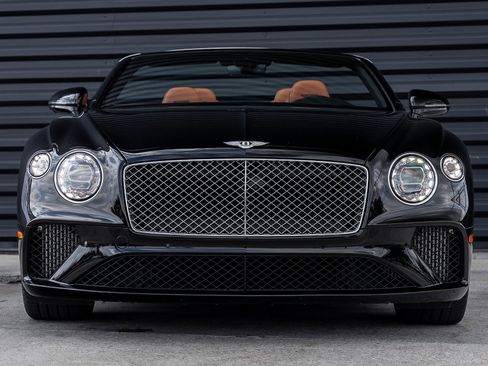 Used 2022 Bentley Continental GT image 4