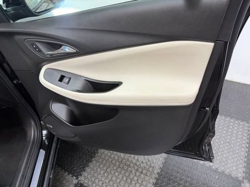 Used 2024 Buick Encore GX Avenir w/ Avenir Convenience Package FWD image 39