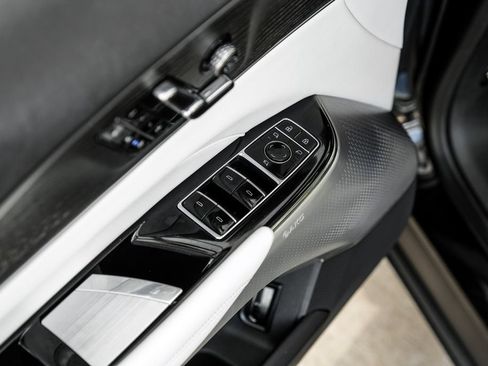Used 2023 Cadillac Lyriq AWD image 46