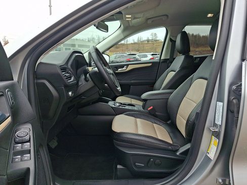 Used 2022 Ford Escape Titanium w/ Titanium Elite Package image 14