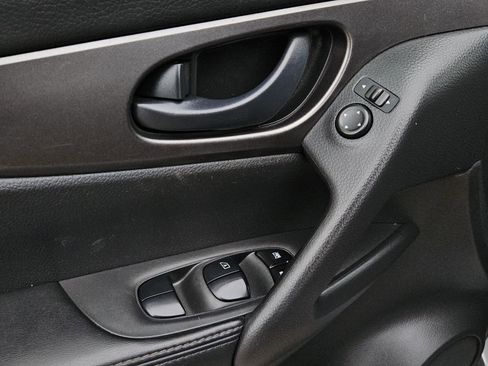 Used 2020 Nissan Rogue Sport S FWD image 26