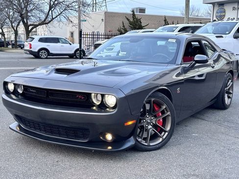 Used 2022 Dodge Challenger R/T Scat Pack w/ Dynamics Package image 4