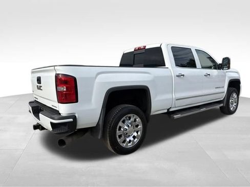 Used 2016 GMC Sierra 2500 Denali w/ Duramax Plus Package image 3