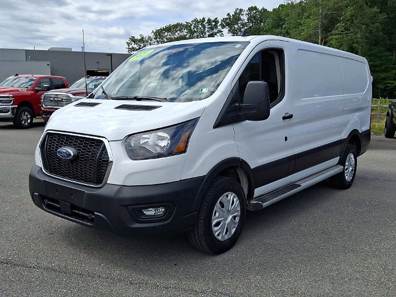 Used 2025 Ford Transit 250 Low Roof w/ Exterior Upgrade Package RWD image 3
