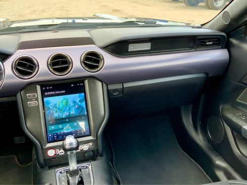 Used 2017 Ford Mustang Coupe image 32