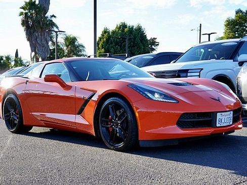 Used 2019 Chevrolet Corvette Stingray Coupe w/ 1LT RWD image 2
