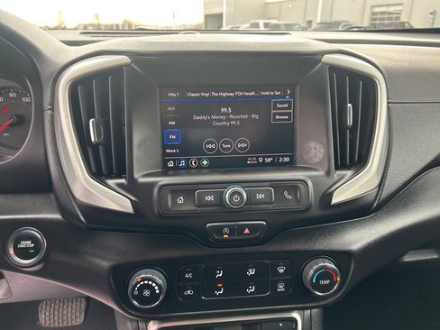 Used 2024 GMC Terrain SLE image 16