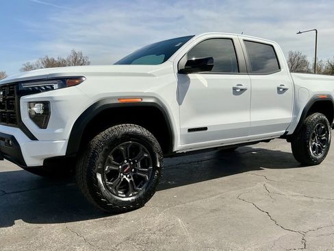 Used 2025 GMC Canyon Elevation w/ Convenience Package image 7