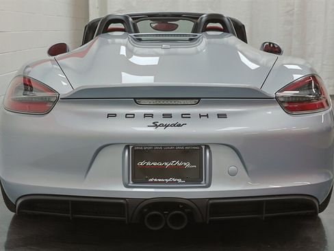 Used 2016 Porsche Boxster Spyder RWD image 18