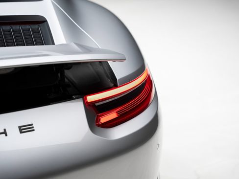 Used 2018 Porsche 911 Carrera RWD image 29