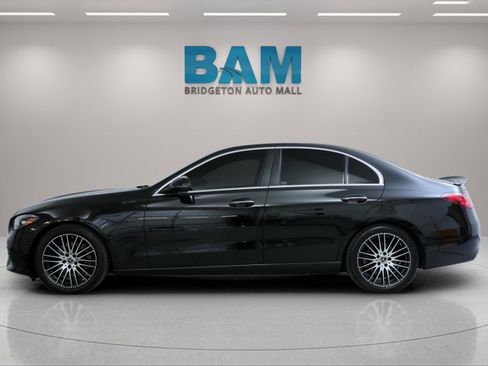 Used 2025 Mercedes-Benz C 300 4MATIC Sedan image 4