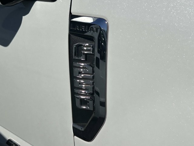Used 2022 Ford F250 Lariat w/ Lariat Ultimate Package AWD/4WD image 4