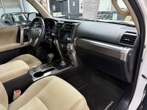 Used 2016 Toyota 4Runner SR5 Premium AWD/4WD image 11