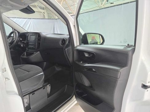 Used 2020 Mercedes-Benz Metris image 15