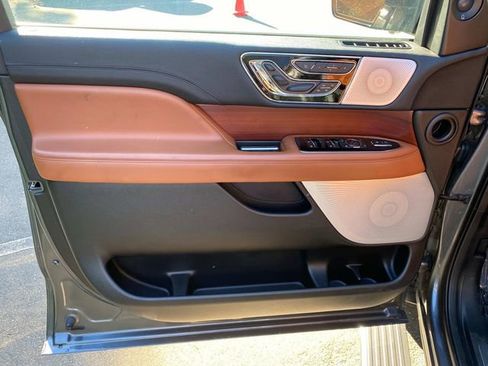 Certified 2021 Lincoln Navigator Reserve w/ Luxury Package AWD/4WD image 12