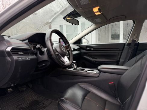 Used 2021 Nissan Altima 2.5 SR FWD image 10