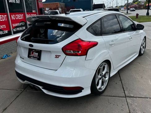 Used 2018 Ford Focus ST w/ Equipment Group 401A FWD image 6