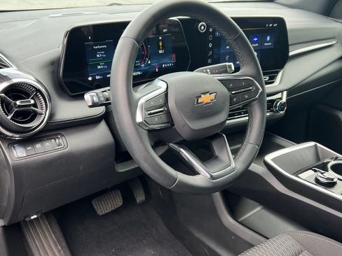 Used 2026 Chevrolet Equinox LT AWD/4WD image 19