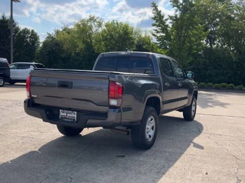 Used 2020 Toyota Tacoma SR w/ SR Convenience Package RWD image 8