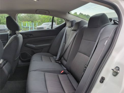 Used 2025 Nissan Altima 2.5 SV FWD image 35