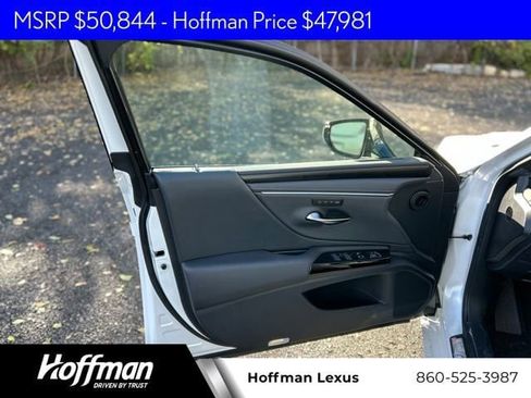 New 2025 Lexus ES 300h w/ Premium Package image 13