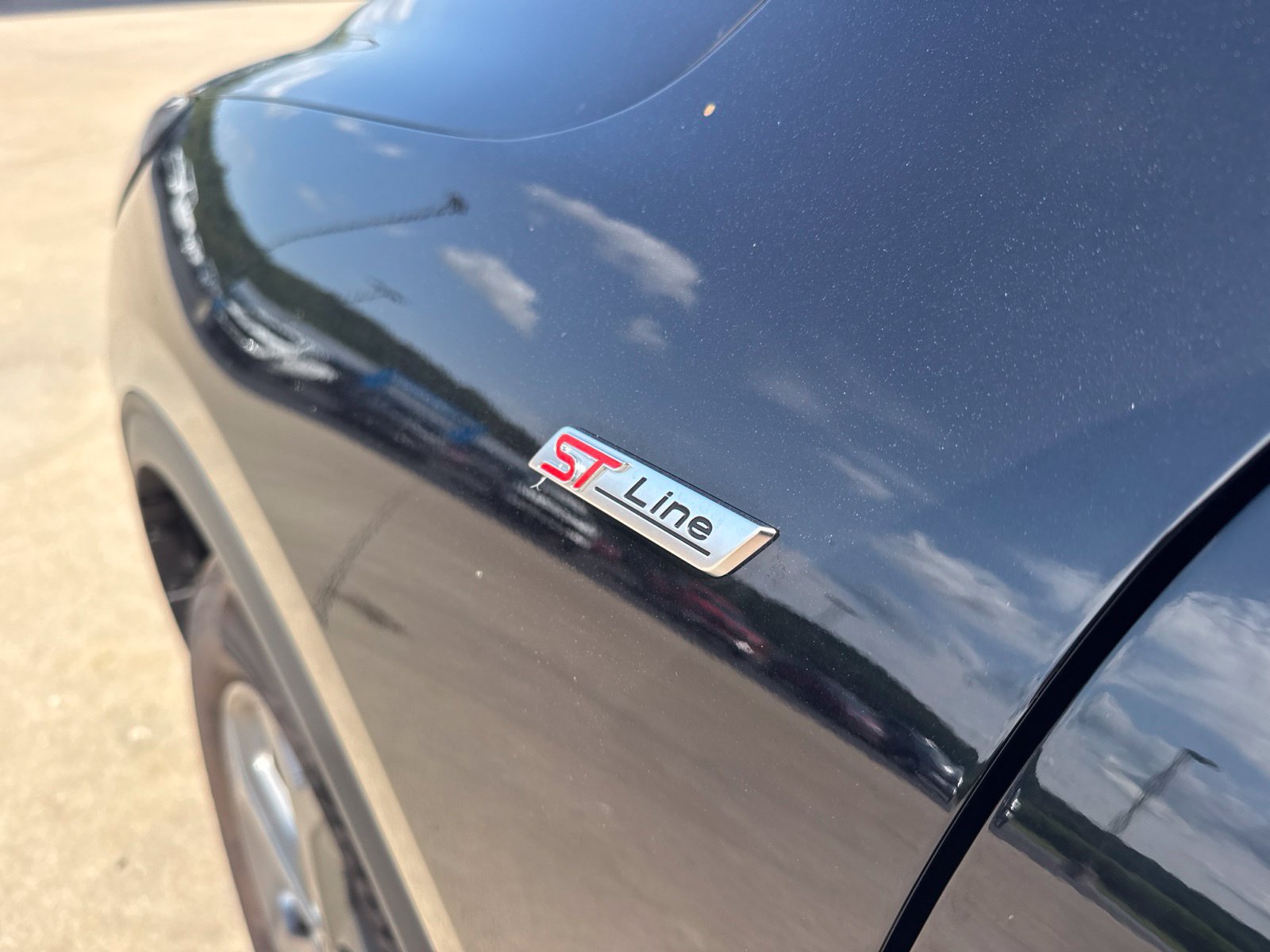 Used 2025 Ford Escape ST-Line FWD image 11