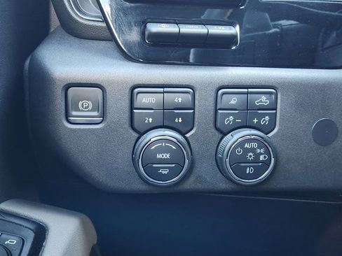 Used 2024 Chevrolet Silverado 1500 ZR2 w/ Technology Package image 24