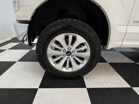 Used 2015 Ford F150 Lariat w/ Equipment Group 502A Luxury AWD/4WD image 9
