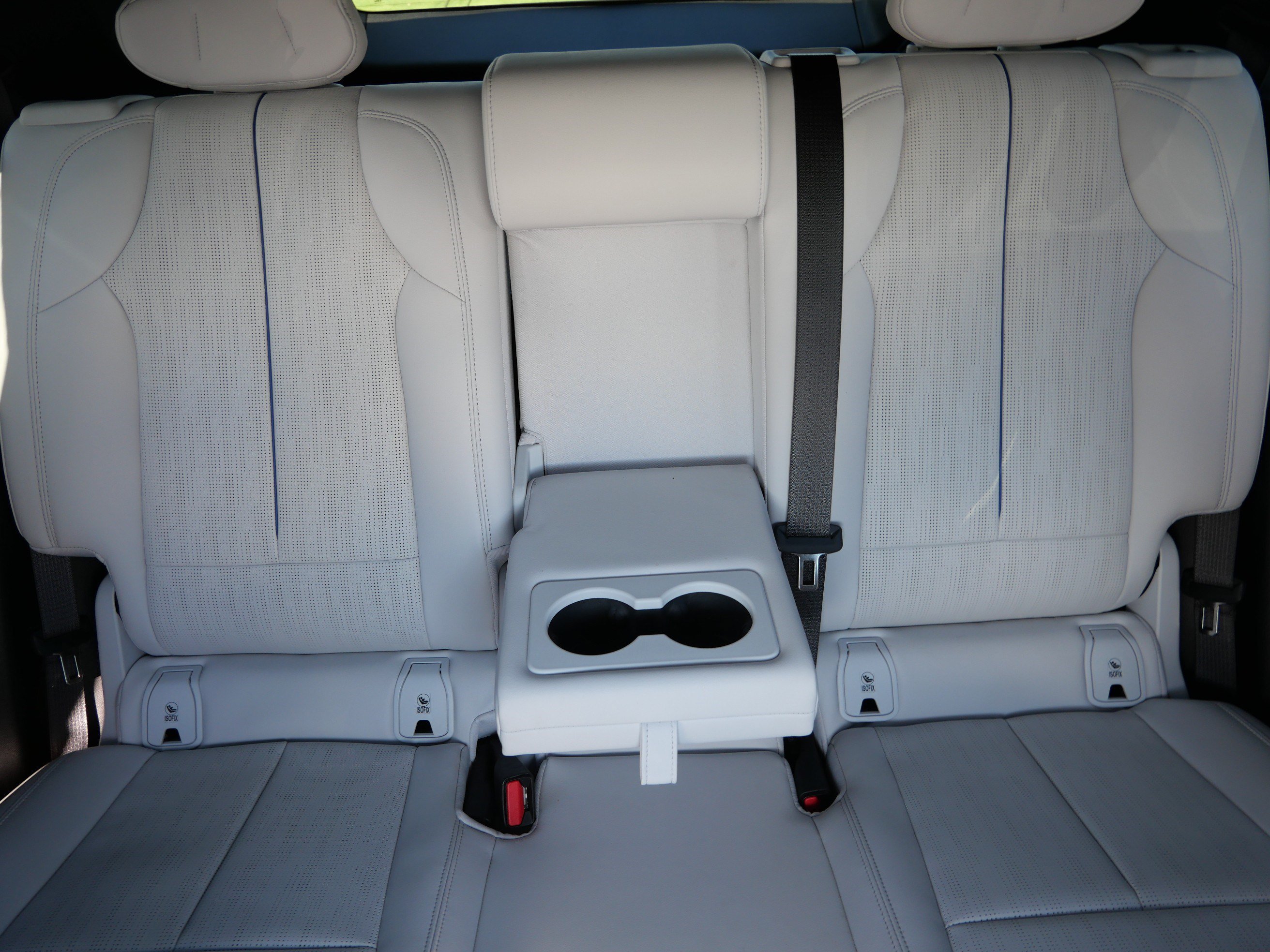 Used 2026 Cadillac Lyriq Luxury w/ LPO, Floor Liner Package AWD/4WD image 11