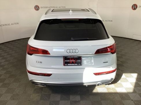 Used 2023 Audi Q5 2.0T Premium w/ Convenience Package image 5