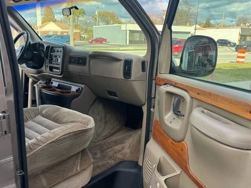 Used 1999 Chevrolet Express 1500 w/ Convenience Pkg image 11