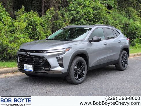 New 2026 Chevrolet Trax ACTIV w/ Driver Confidence Package FWD image 1