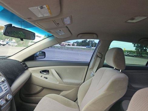 Used 2010 Toyota Camry SE FWD image 5